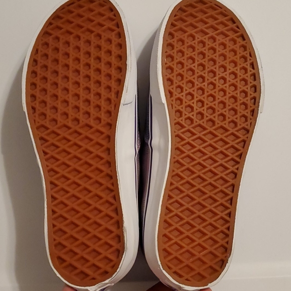 Vans - Picture 6 of 9